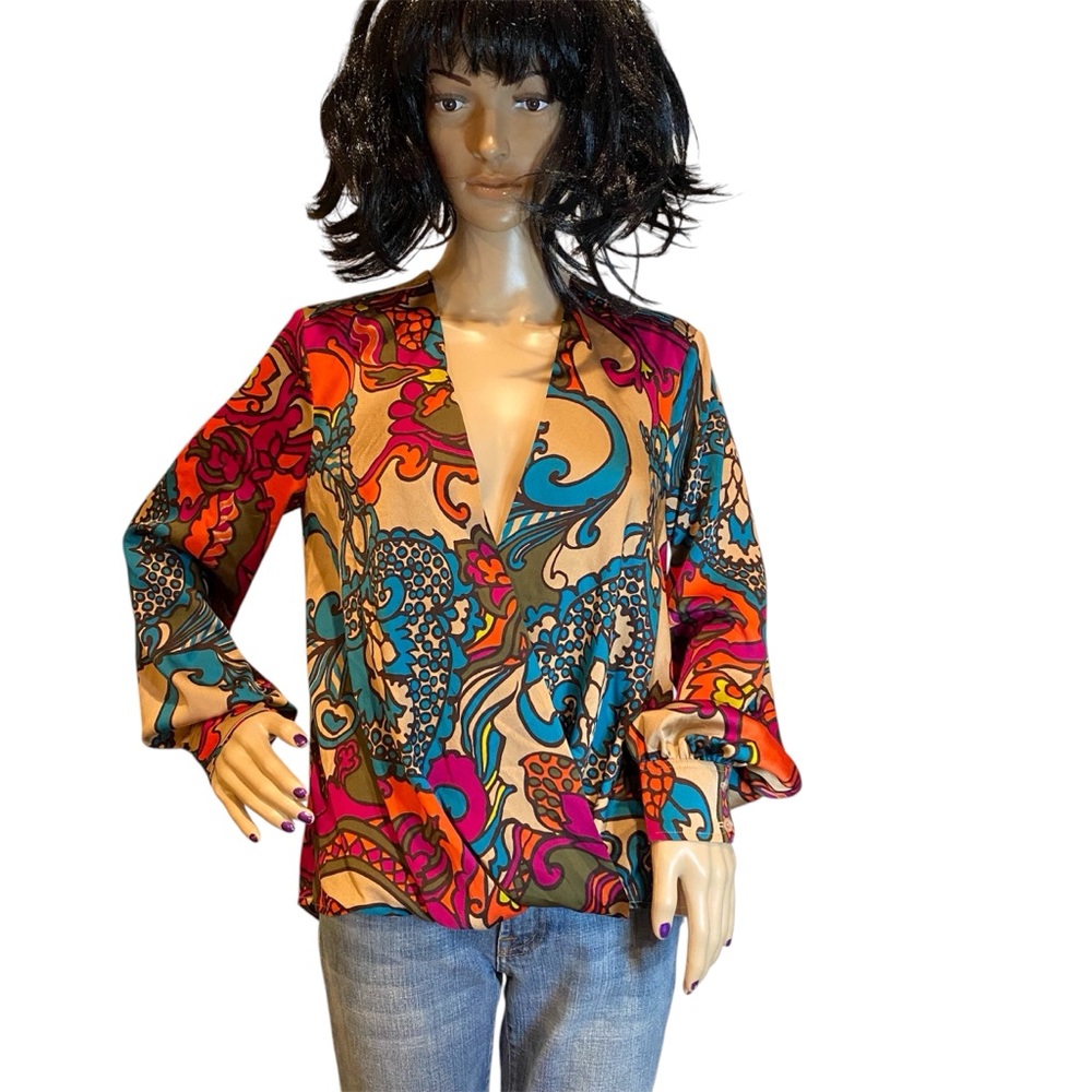 Trina Turk Laurynn Surplice Colorful Retro Floral Print Blouse Top Sz Small EUC - Picture 1 of 10